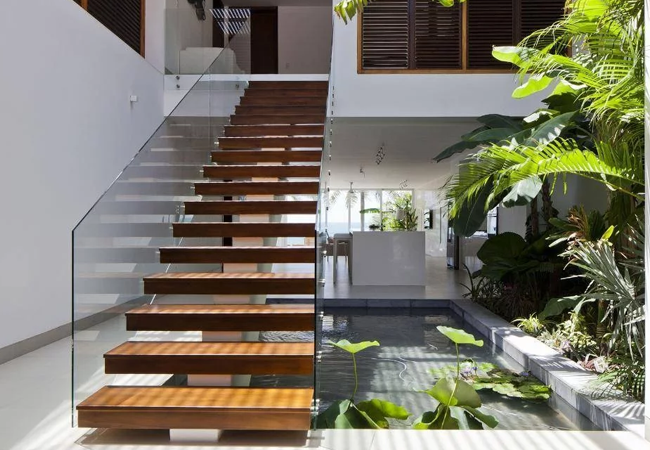 Mẫu cầu thang tiết kiệm diện tích phù hợp với không gian nhà phố